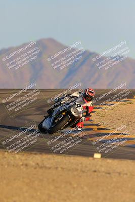 media/Dec-16-2023-CVMA (Sat) [[bb38a358a2]]/Race 13 Amateur Supersport Middleweight/